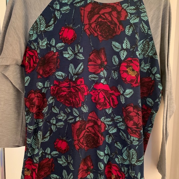 Beautiful roses Lularoe Randy Small - Picture 1 of 1